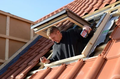 Pose de fenêtres de toit Velux à la Côte-en-Couzan
